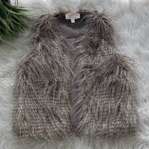 Girls Cute Cozy Adorable Faux Fur Vest Size 7 8
